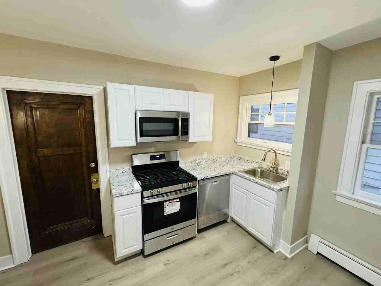1428 Potomac Drive, Unit LOWER - Photo 4 of 13