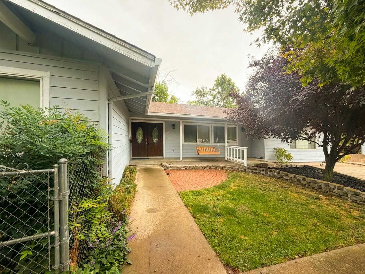 400 Burgess Street - Photo 2 of 37