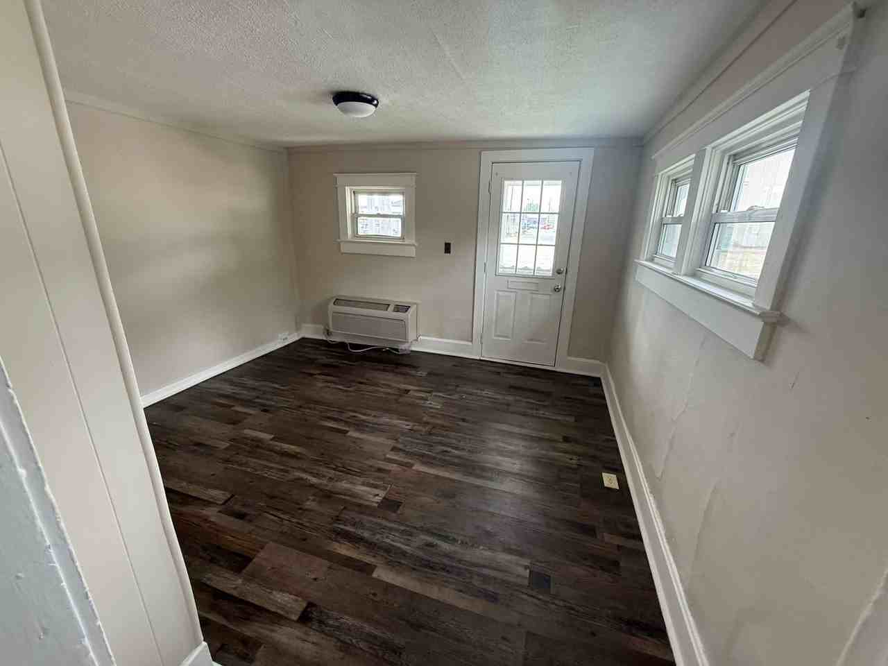 334 W Church St - Photo 3 of 10