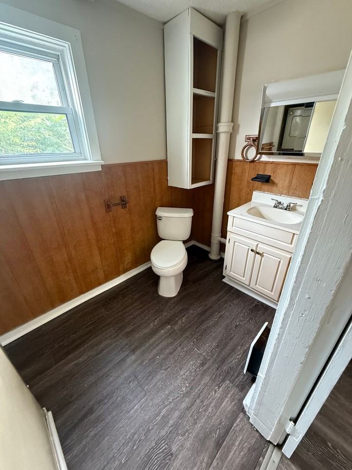 334 W Church St - Photo 7 of 10