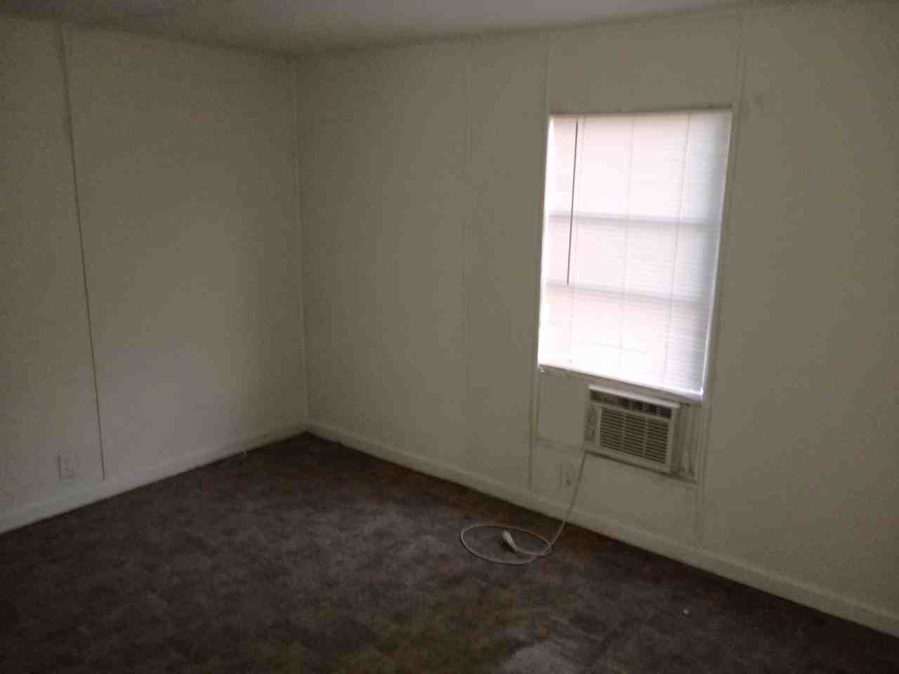 410 King St - Photo 5 of 6