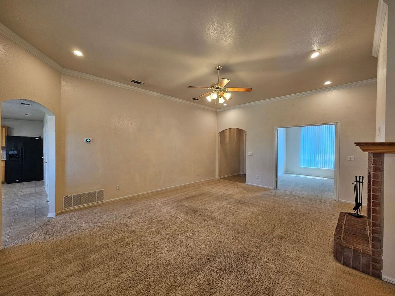 3701 Foxglove Ln - Photo 3 of 23