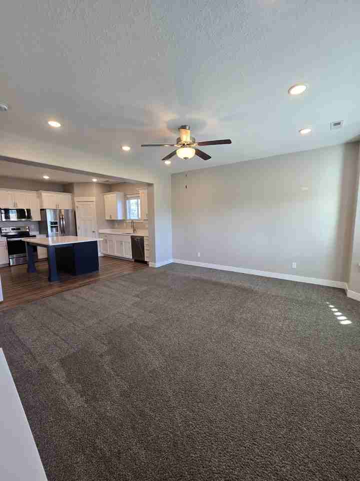 1720 E Stone Creek Way #1720 - Photo 4 of 20