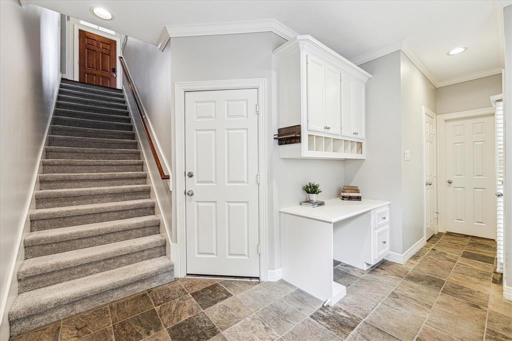 607 Leverkuhn St #607 - Photo 2 of 17