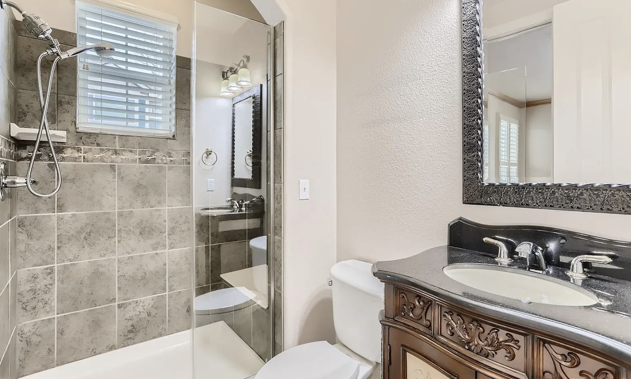 1032 Wyndemere Cir #NA - Photo 7 of 32