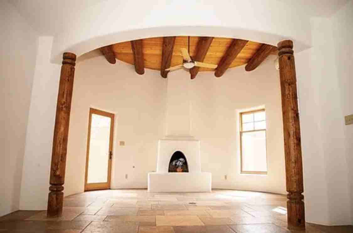 127 Valverde St #B - Photo 2 of 20