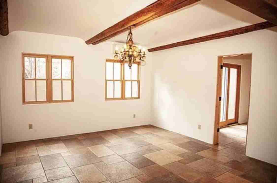 127 Valverde St #B - Photo 5 of 20