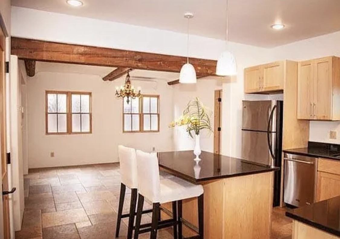 127 Valverde St #B - Photo 7 of 20