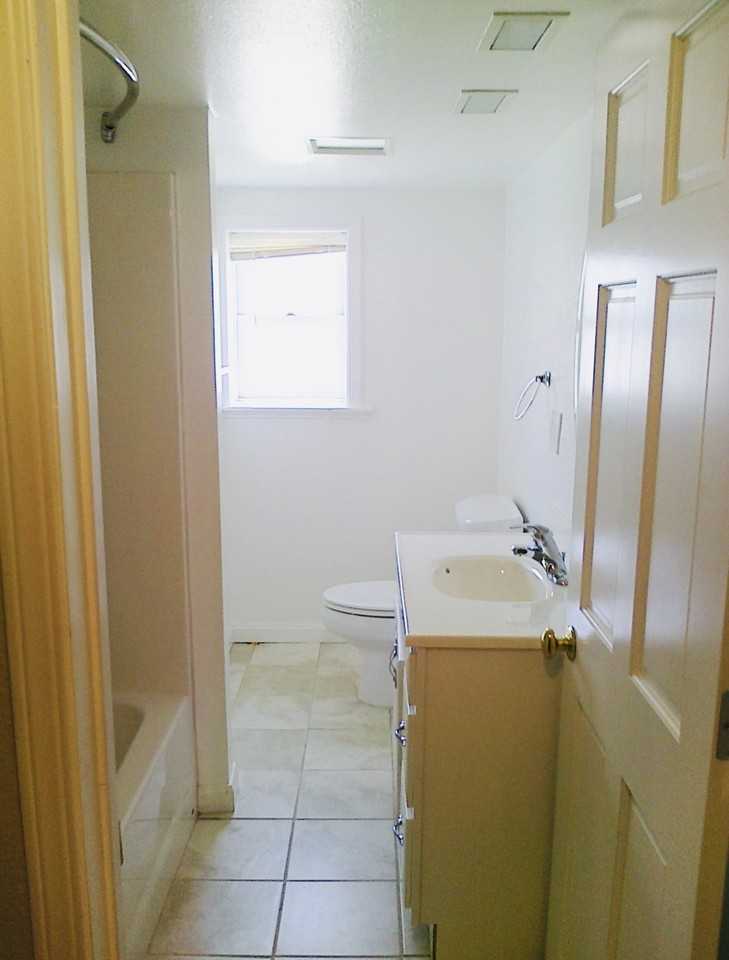 909 Willow St #1-2 - Photo 2 of 6
