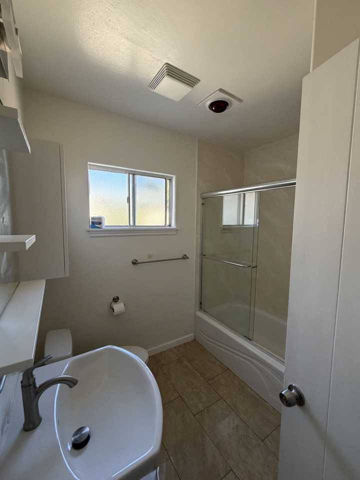 912 Chenault Way #NA - Photo 4 of 15