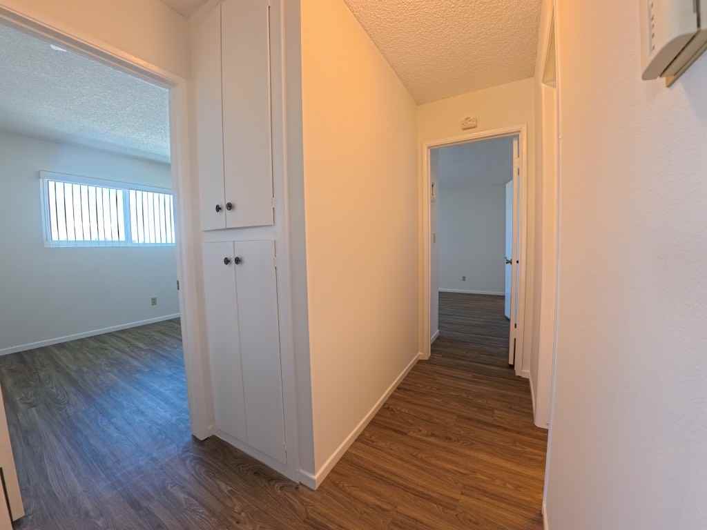 1917 W Bayport Cir #D - Photo 4 of 11