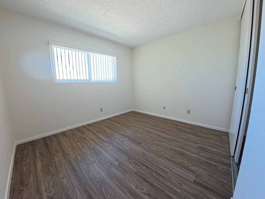 1917 W Bayport Cir #D - Photo 5 of 11