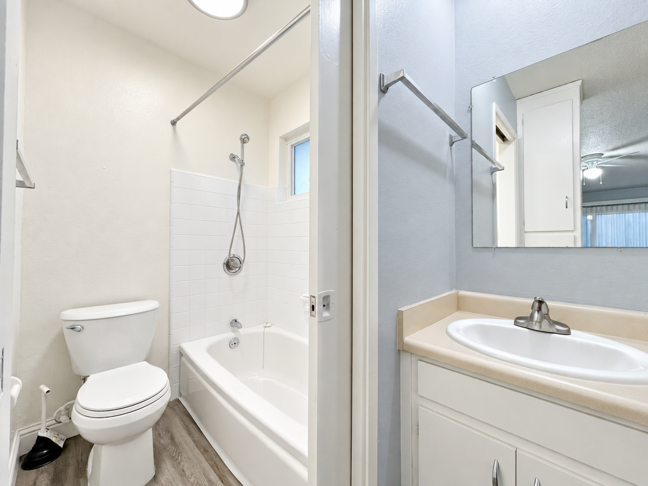 The Brentwood Apartments - Photo 4 of 50