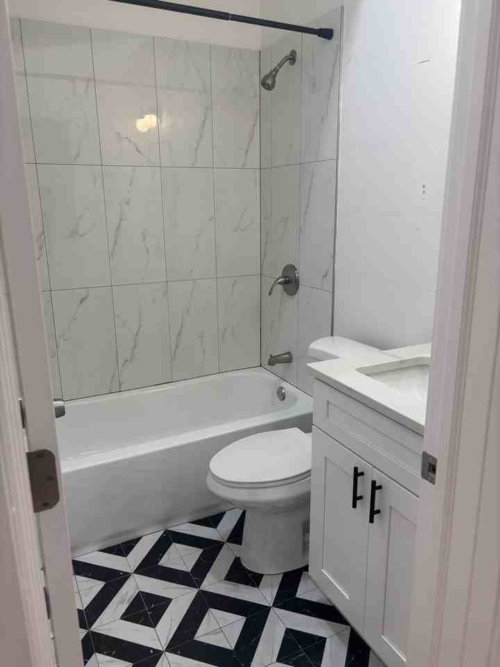 1344 W Ohio St #1F - Photo 6 of 18