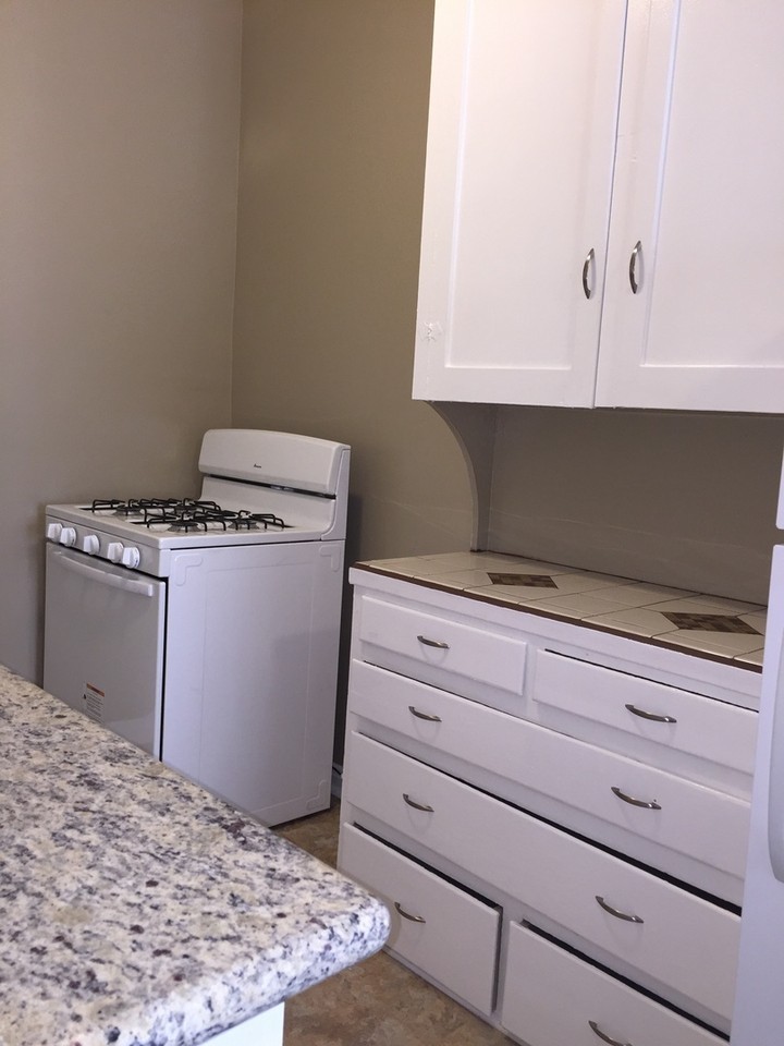 1725 N. Edgemont Street - Photo 7 of 23