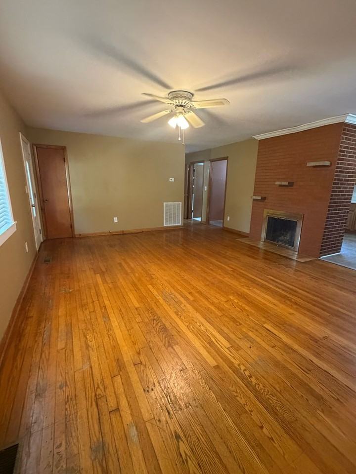 1905 Vickers Ln - Photo 6 of 19