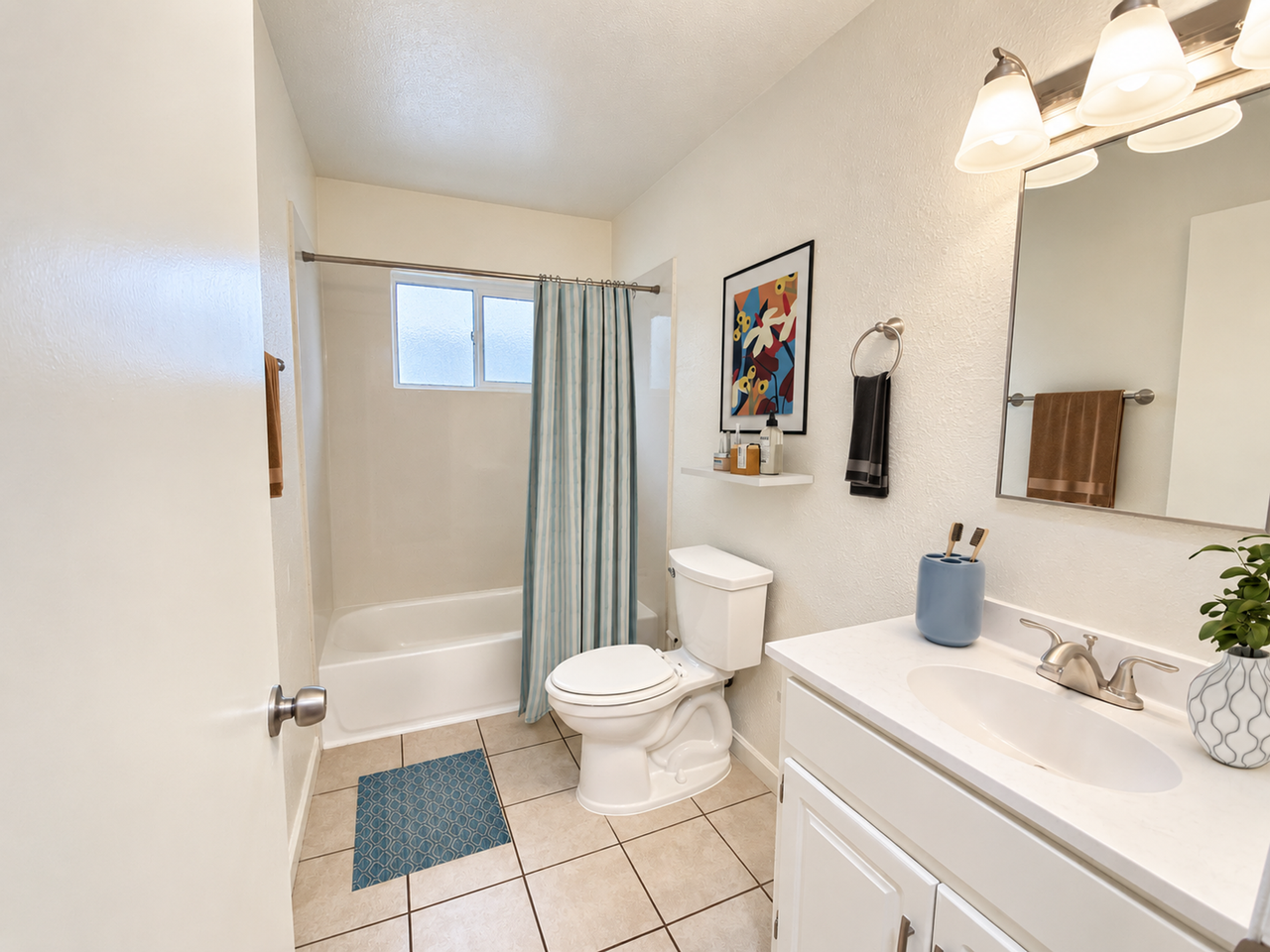 Lone Pine Apartments - Photo 6 of 23