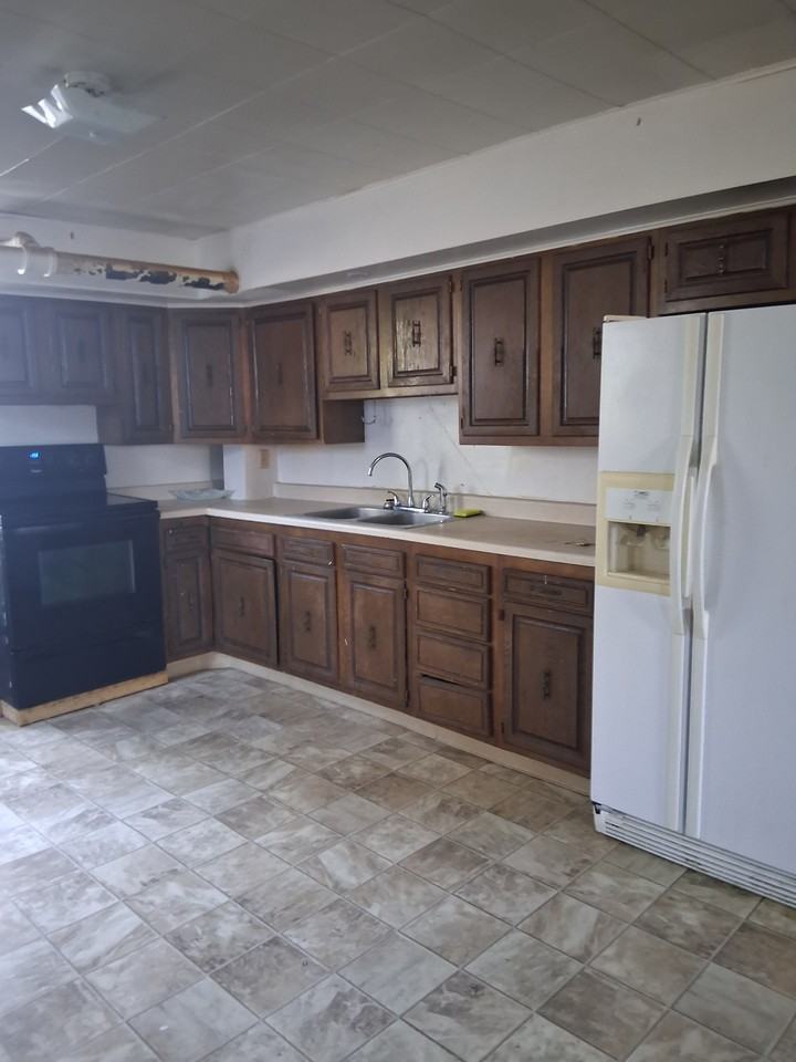 218 S Maryland St #4 - Photo 4 of 5