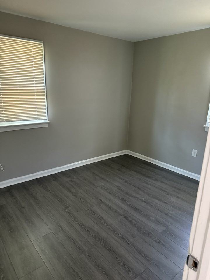 108 Ogg Ave #1 - Photo 5 of 7