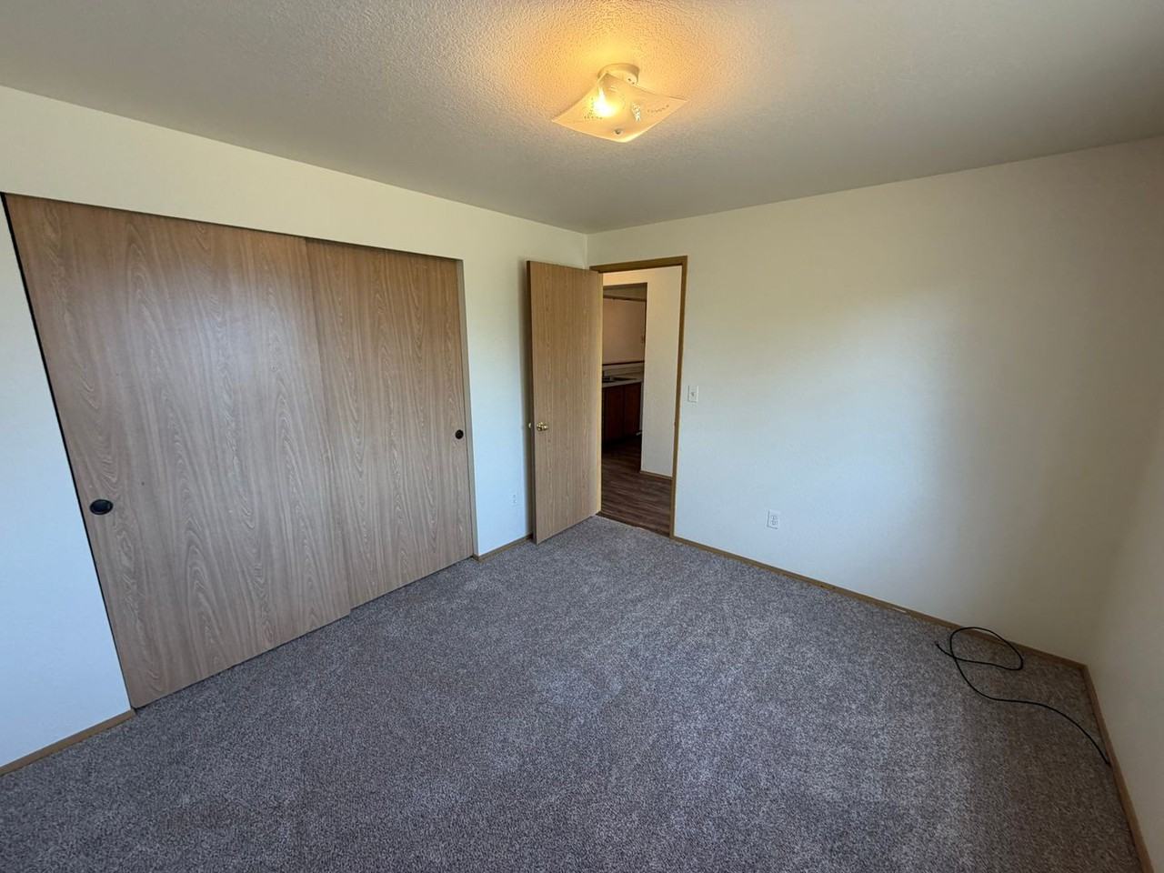 1202 35th St - Photo 5 of 22