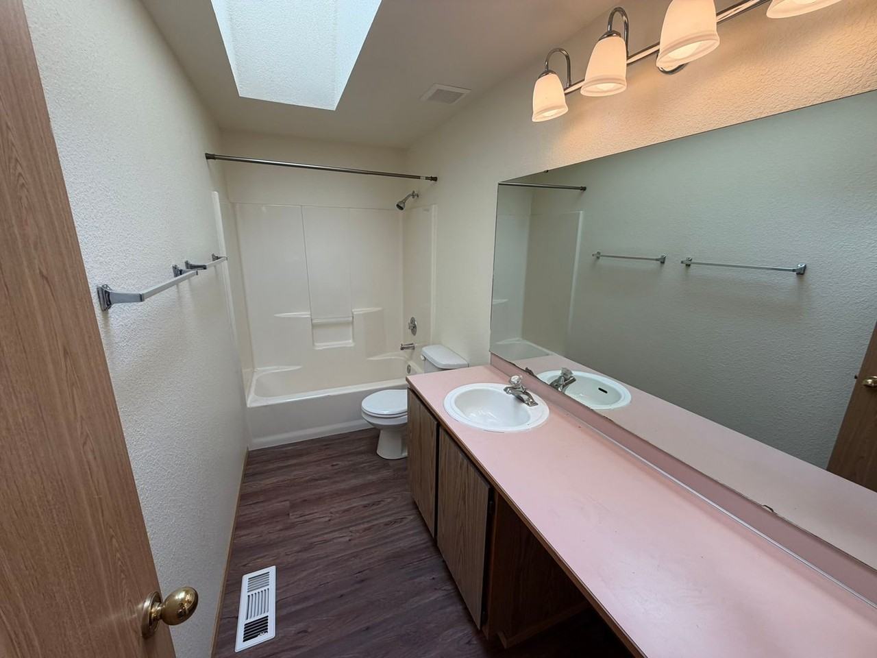 1202 35th St - Photo 6 of 22