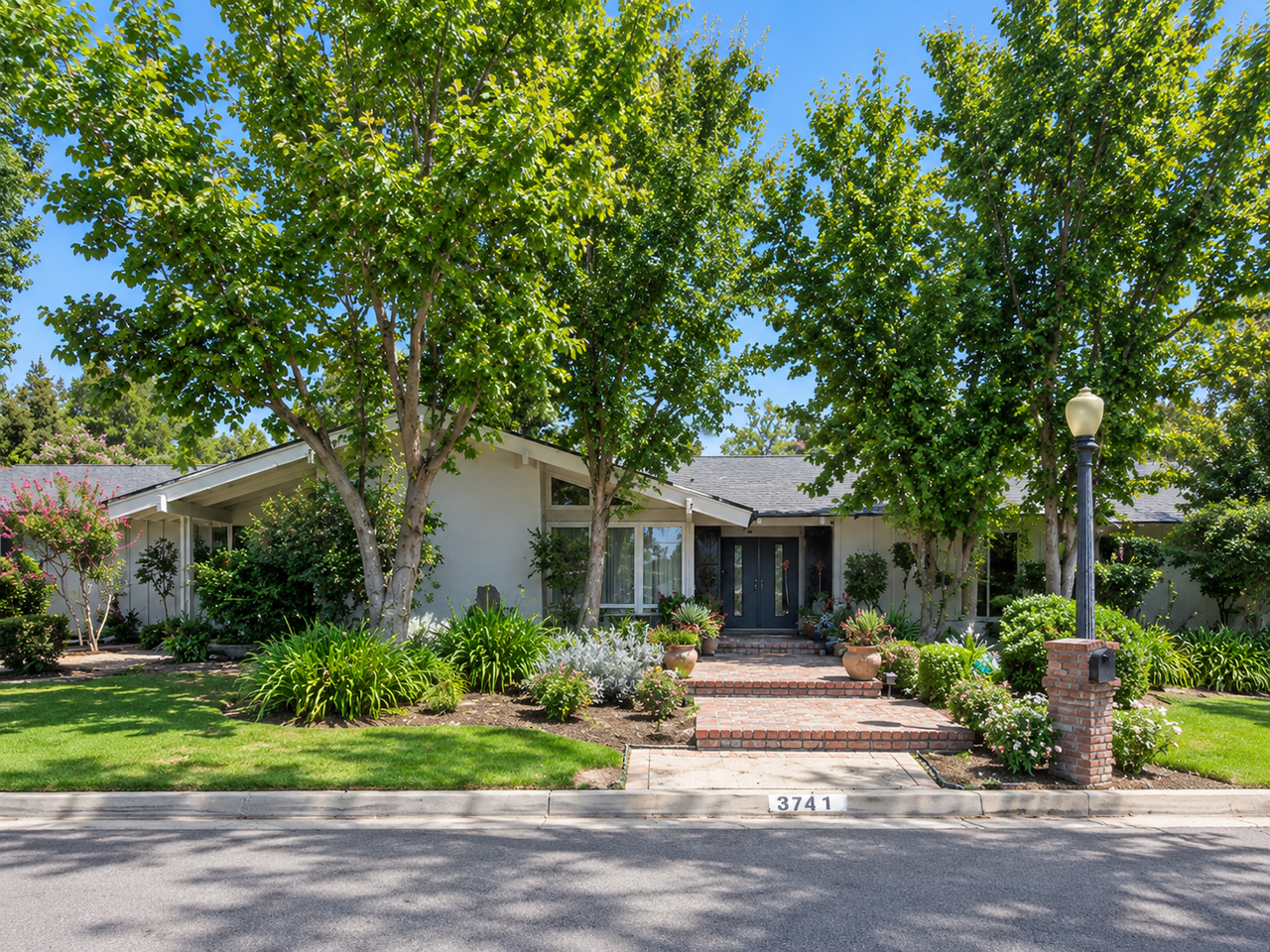 5786 N Woodson Ave