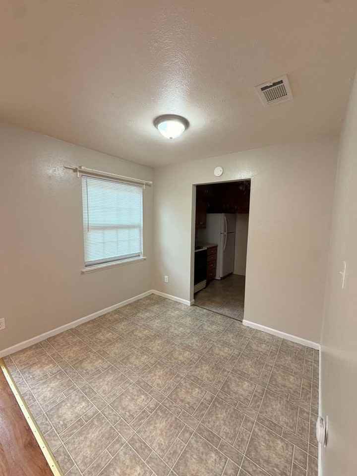 Southern Garden Apartments - Photo 5 of 25