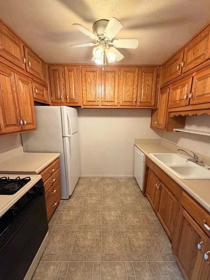 Southern Garden Apartments - Photo 6 of 25