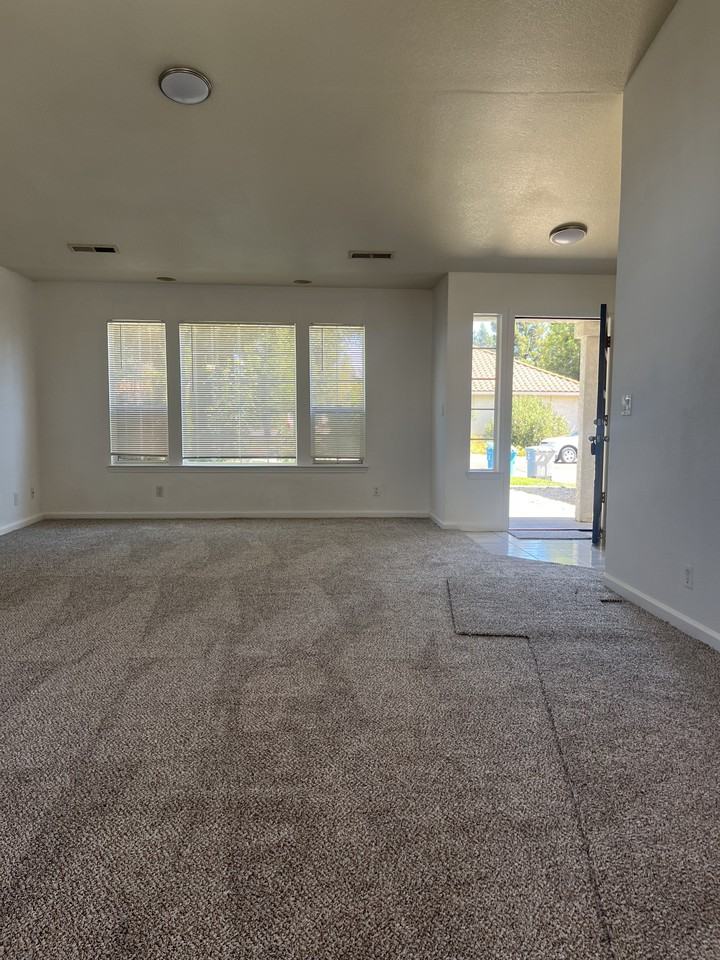 1579 Spyglass Dr #1 - Photo 5 of 22