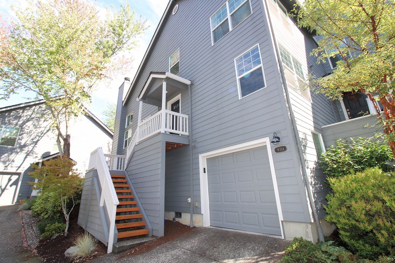 9711 Nw Miller Hill Dr - Photo 2 of 27