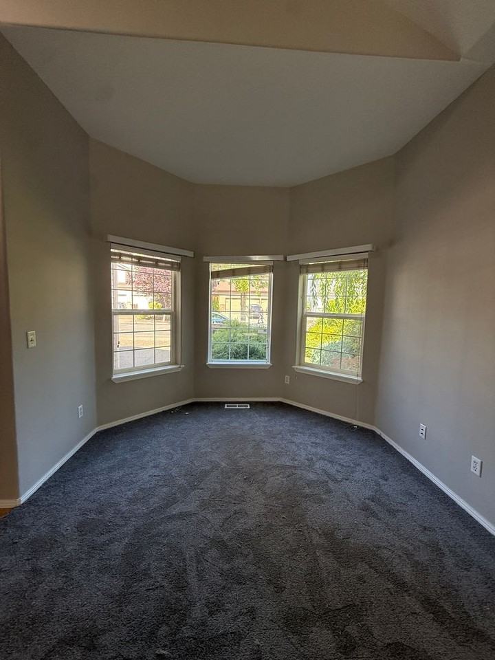 3194 Se Tumblestone Dr - Photo 3 of 15