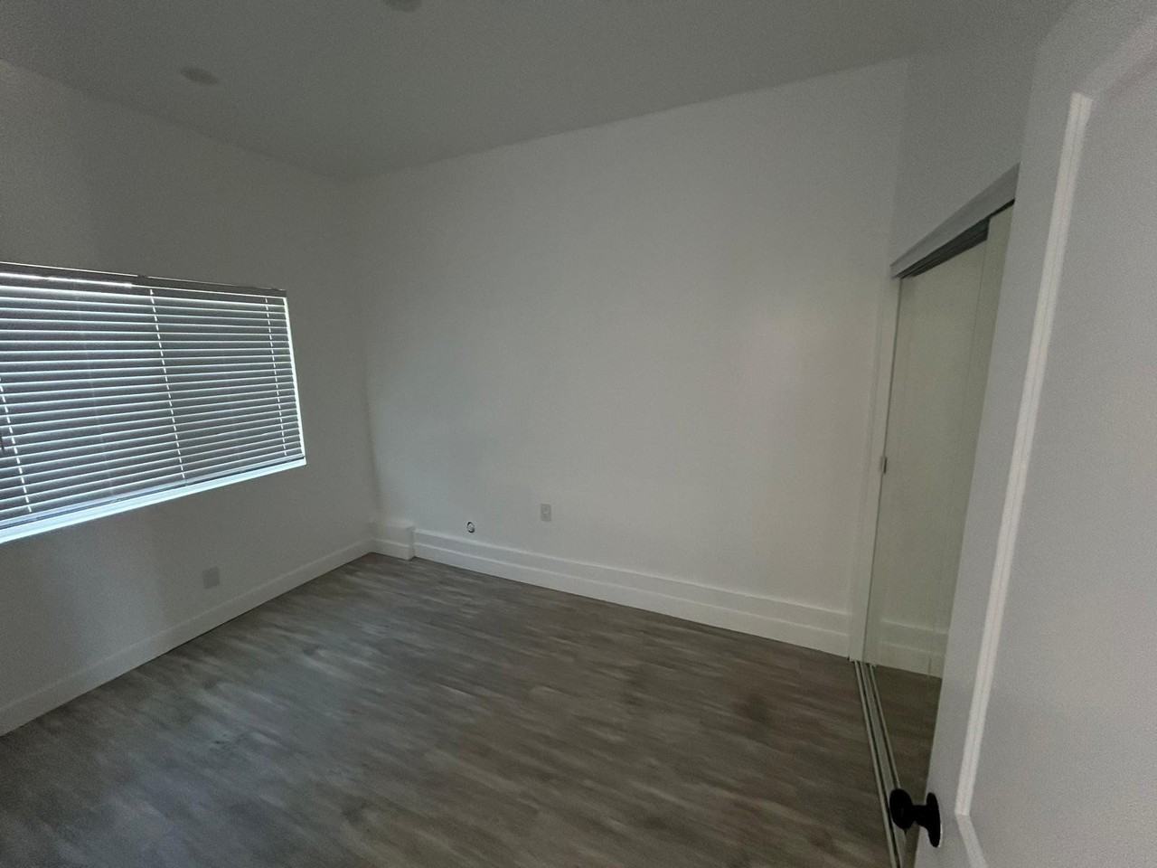 252 1/2 W 43rd St #252-5 - Photo 4 of 6