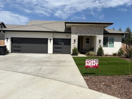 featured image of 2444 N Hilton St