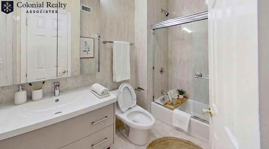 65 Babcock St - Photo 4 of 10