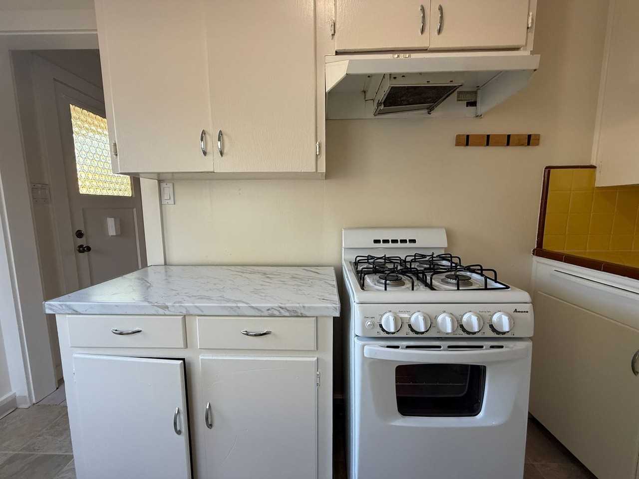 1770 Fortuna Ave - Photo 7 of 27