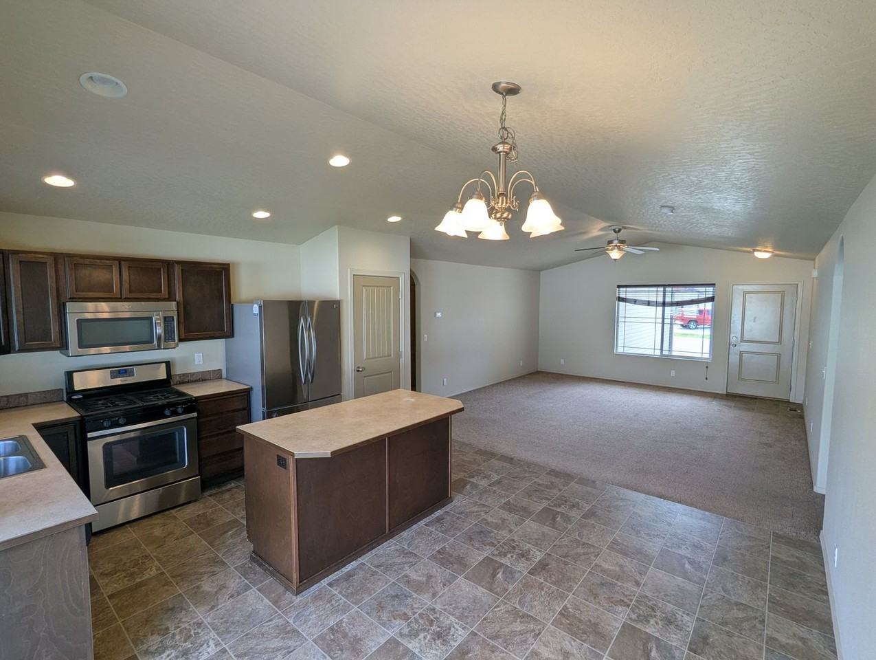 7290 N Bandon Ln - Photo 6 of 14