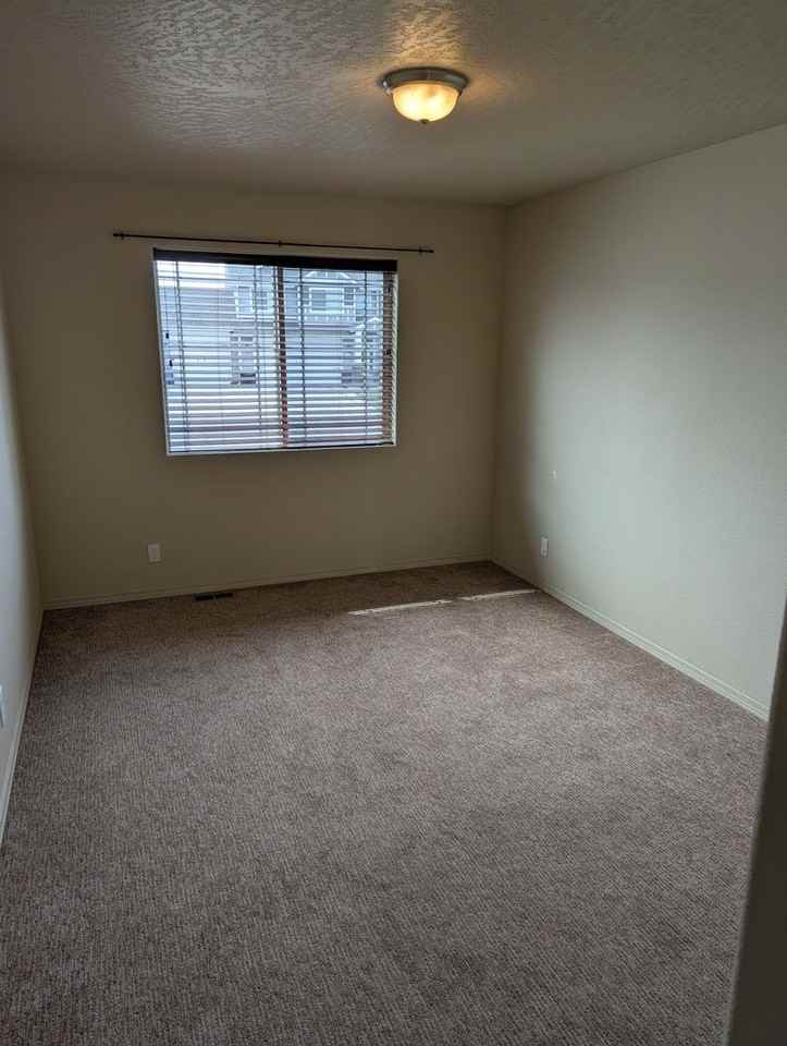 7290 N Bandon Ln - Photo 7 of 14