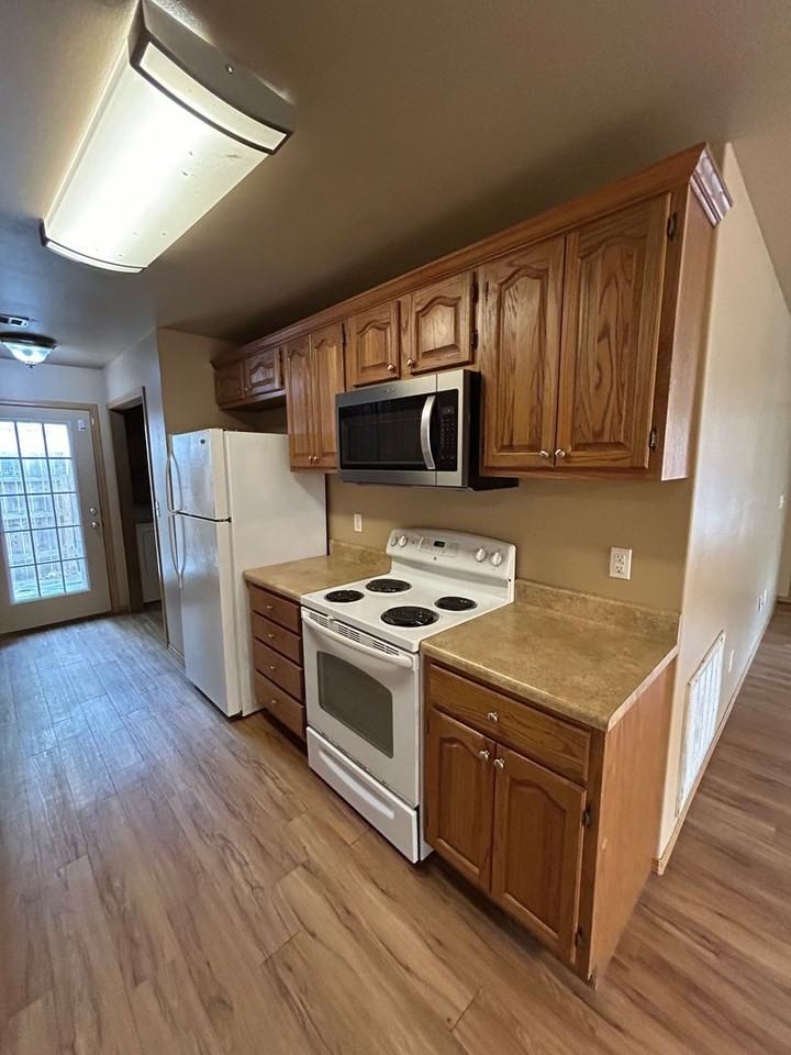 253 S Fairbanks Ave - Photo 5 of 19