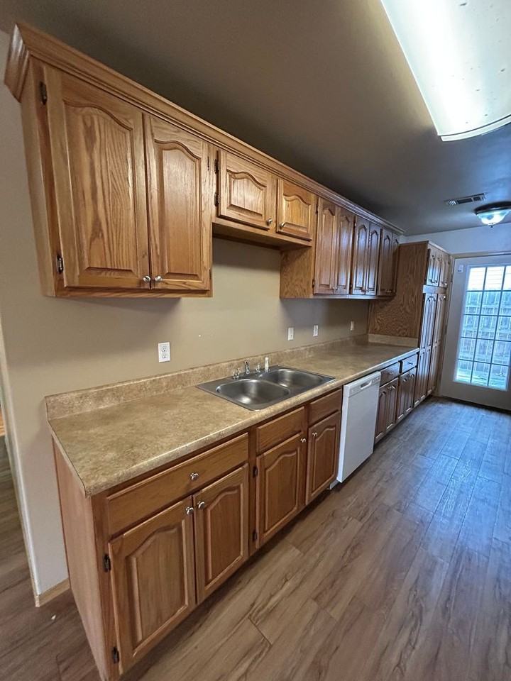 253 S Fairbanks Ave - Photo 6 of 19