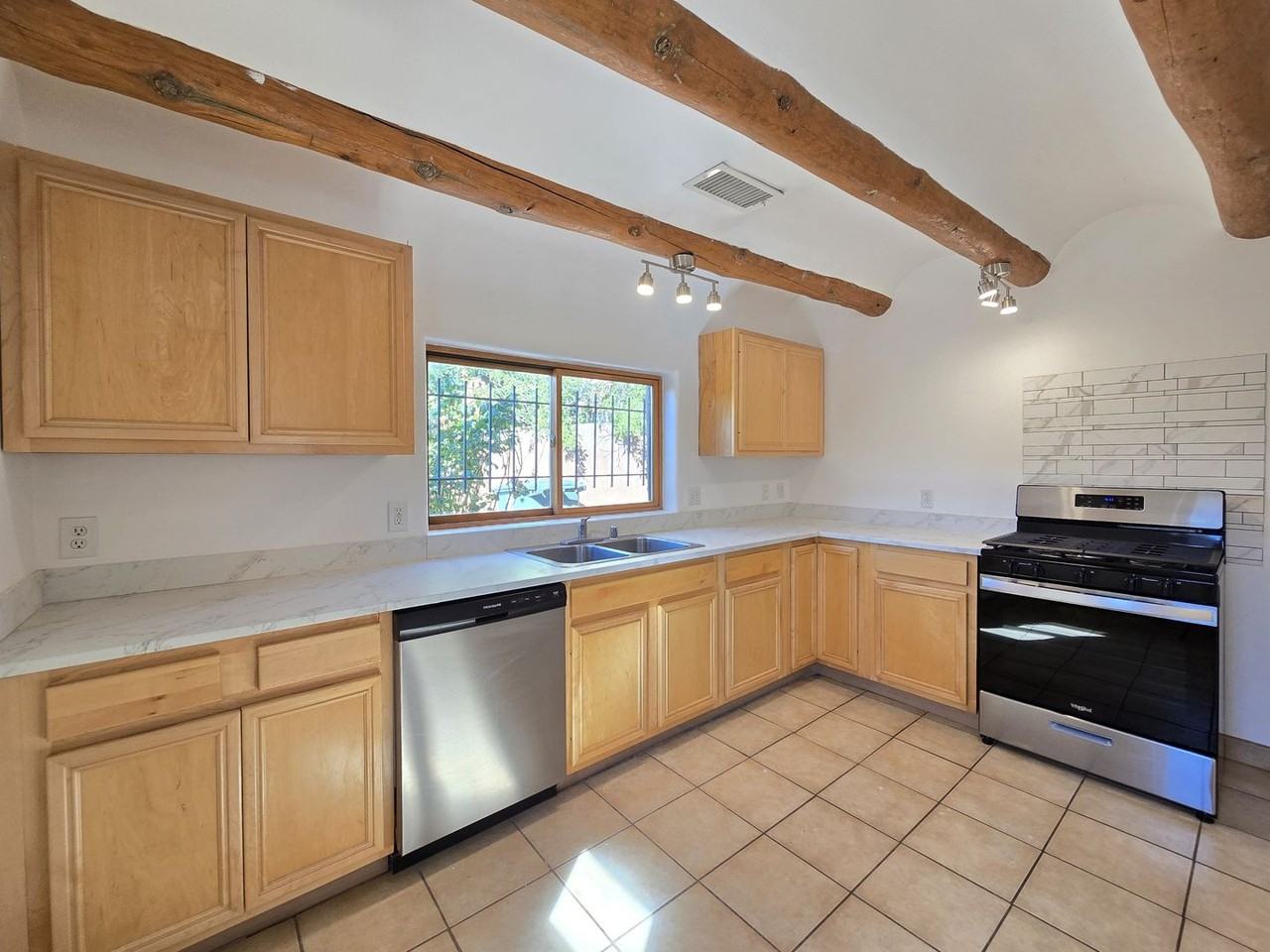 620 1/2 Alto St - Photo 3 of 21