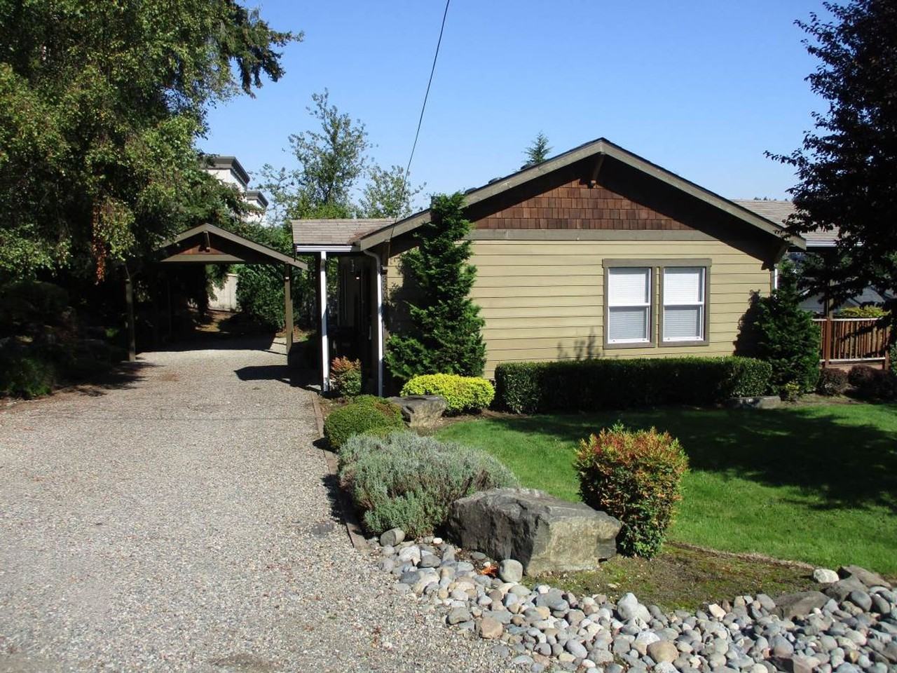 3309 Tarabochia St - Photo 2 of 23