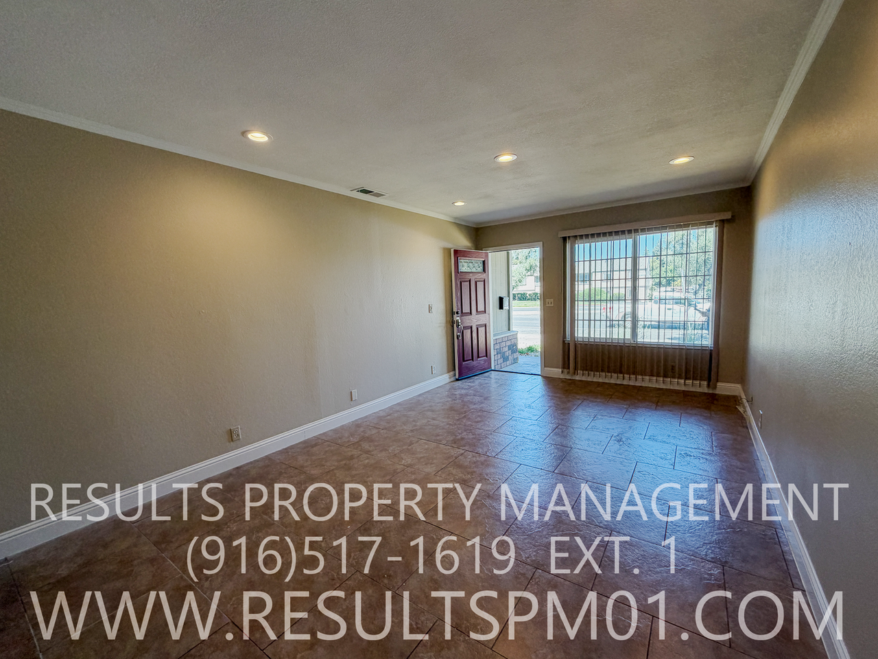 5568 Hillsdale Blvd - Photo 3 of 15