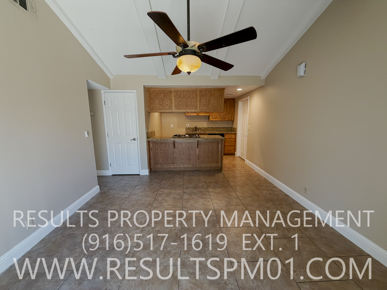 5568 Hillsdale Blvd - Photo 6 of 15