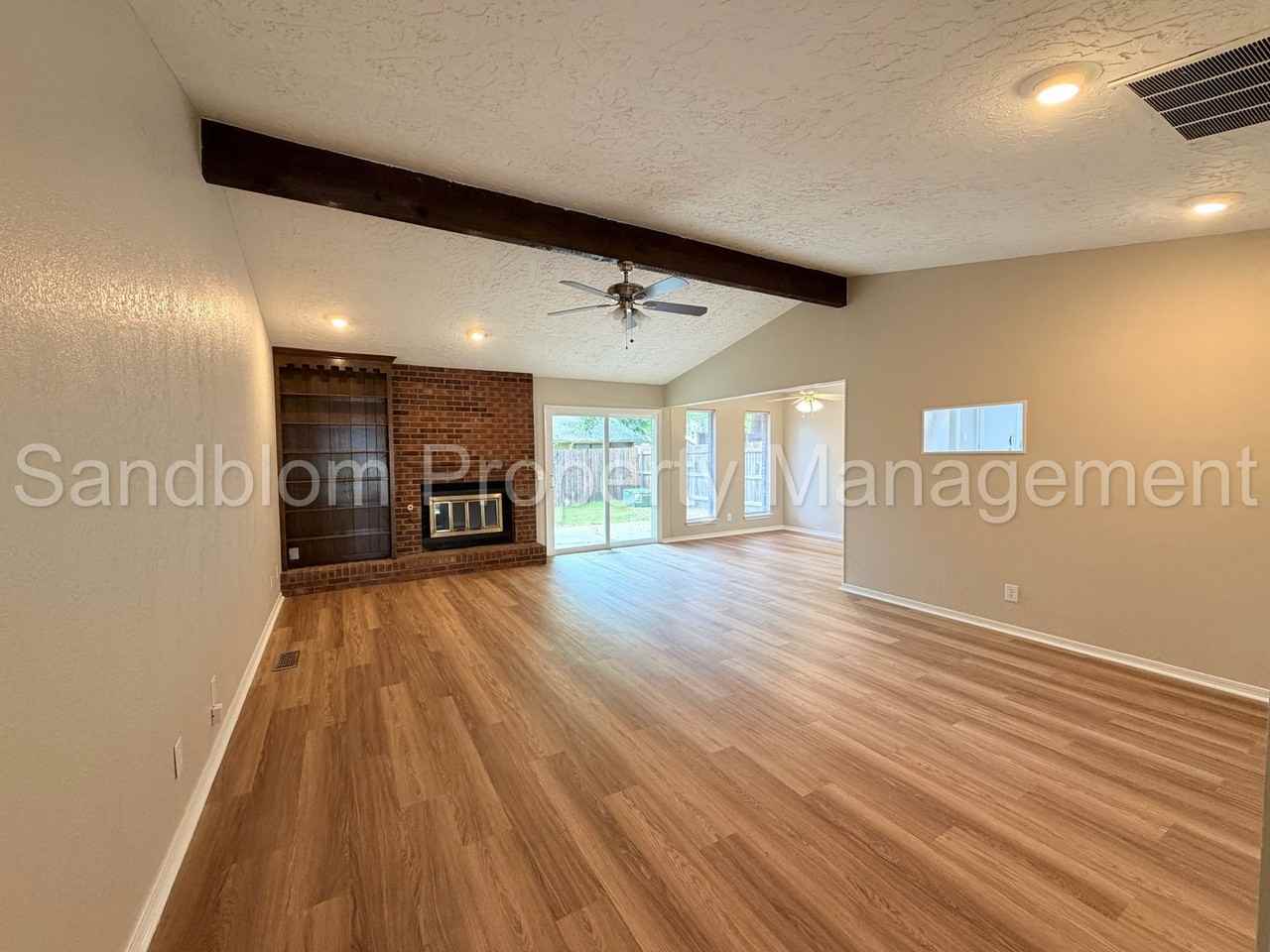 9228 S Norwood Ave - Photo 2 of 17