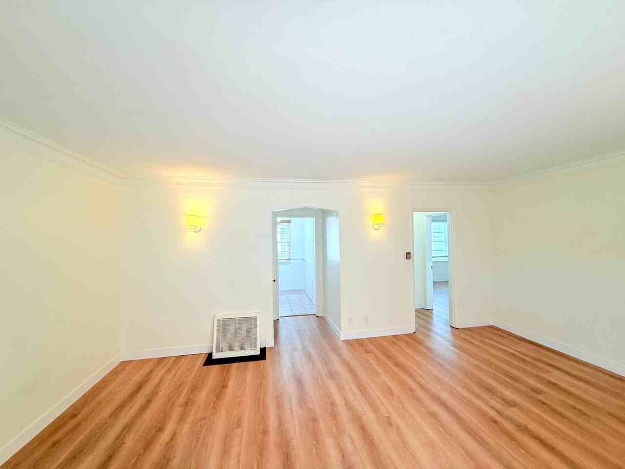 626 1/2 N Spaulding Ave - Photo 6 of 25