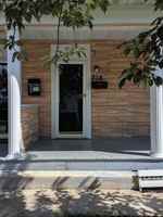featured image of 214 Grand Ave