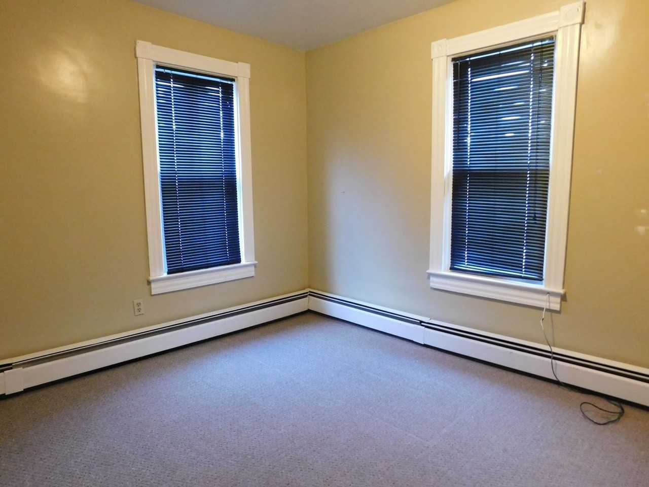 214 Grand Ave - Photo 4 of 12