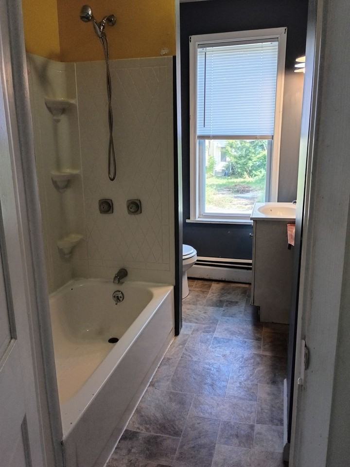 214 Grand Ave - Photo 6 of 12