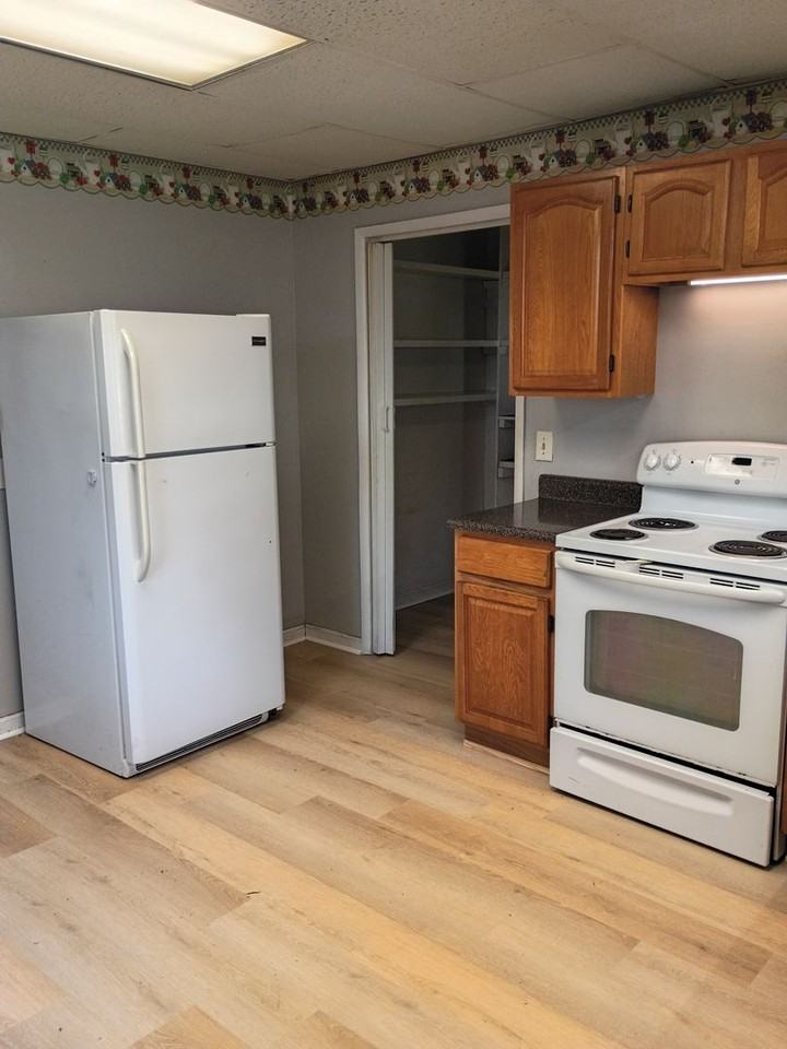 214 Grand Ave - Photo 7 of 12