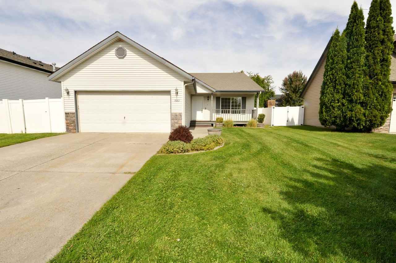 7682 N Joanna Dr - Photo 2 of 38